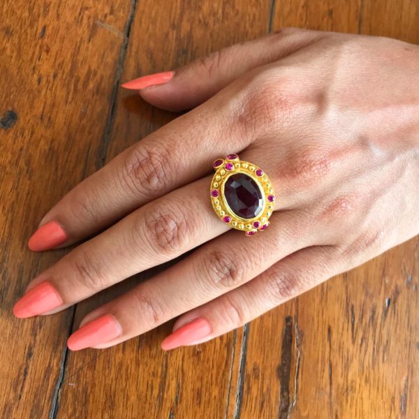Elegant Garnet Ring - Image 2