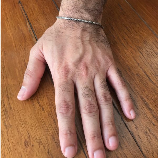 925 silver bracelet can be worn by men