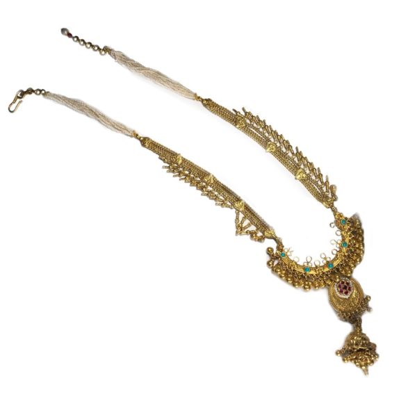 closeup of jadau gold plated silver necklace for weddings