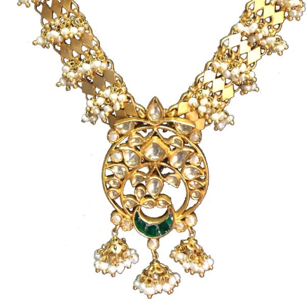 closeup of jadau bridal necklace in pure 925 sterling silver