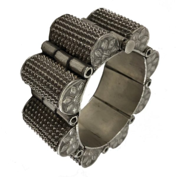 vintage flexible silver bracelet kada from vintage silver jewellery collection