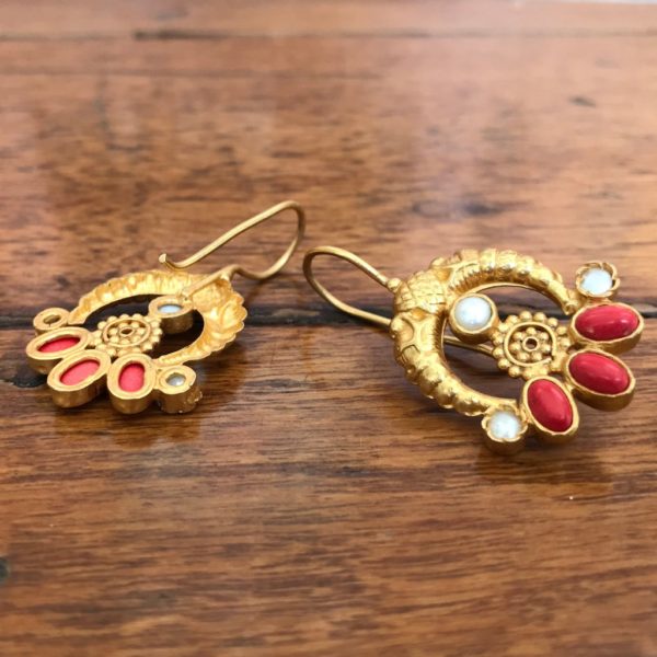 Fish crest Coral Pearl Gold plated Earrings - Image 2