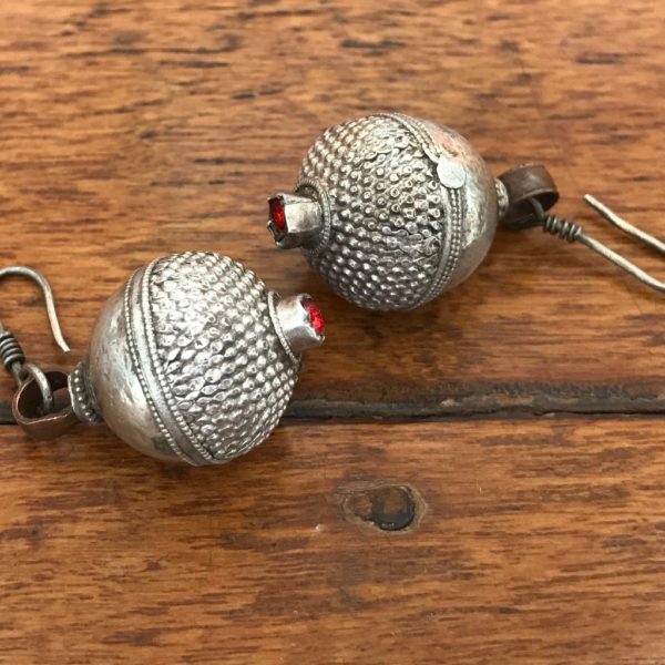 Vintage Round Drop Earrings - Image 2