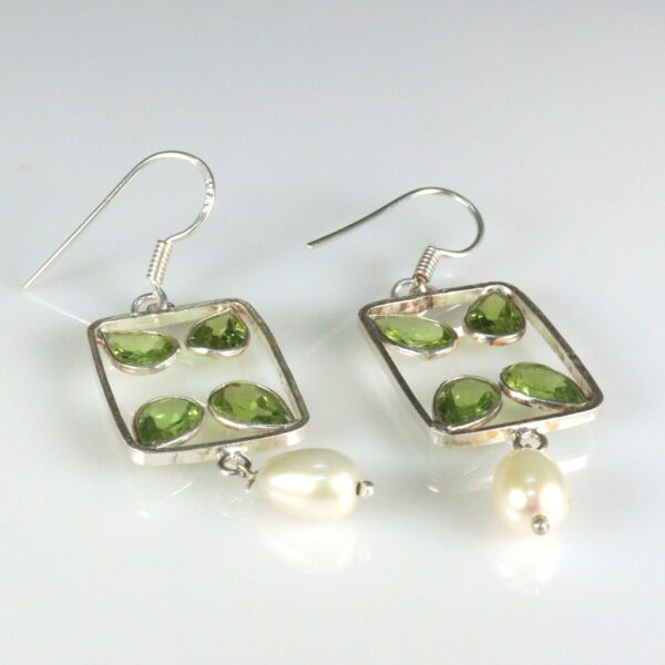 Contemporary Peridot earrings - Image 2