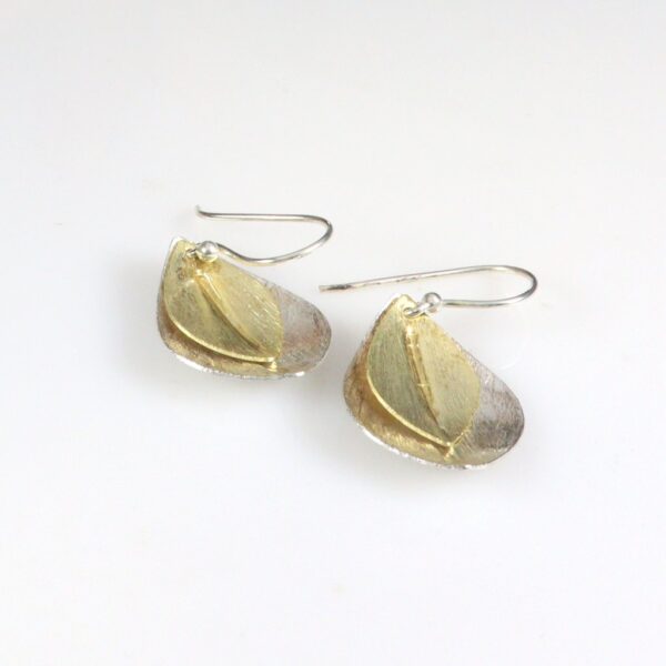 Modern two tone leaf earrings - Image 2