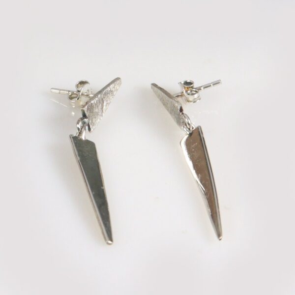 Small triangle earrings - Image 2
